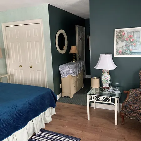 Weatherpine Inn-2
